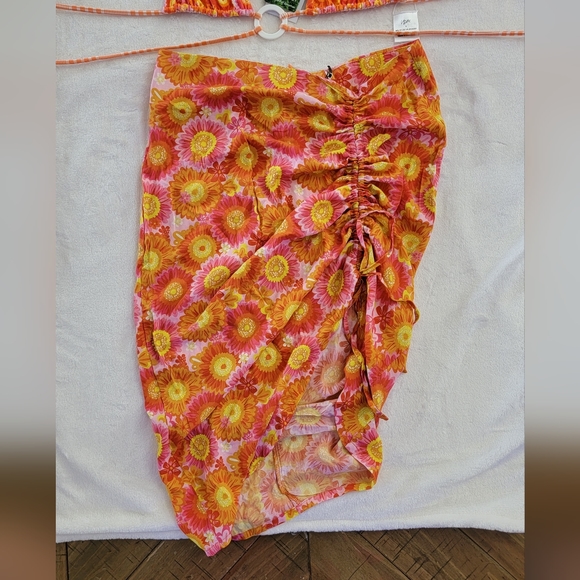 VDM The Label Reversible Bikini Top and Cinch Skirt Coverup Set - Picture 4 of 6